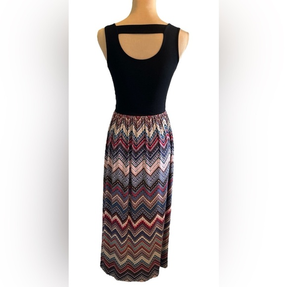 Gilli USA Women’s Sz Small Maxi Dress Multicolor Chevron Tank Style Ladder Back - Picture 3 of 9